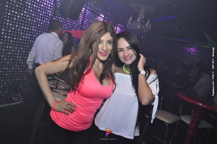 Foto 15 de PISO V - viernes 29 de sep 2017 en Bar Piso V Bucaramanga, Bucaramanga
