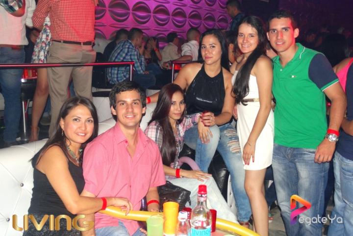 Foto 30 de Living - Abril 25 del 2015 en Living Night Club, Cali