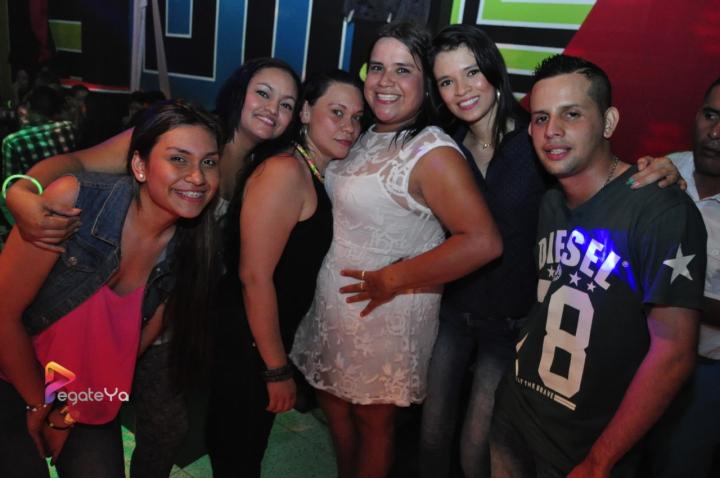 Foto 17 de El Manicomio sábado 02 de mayo 2015 en Discoteca El Manicomio Bucaramanga, Bucaramanga