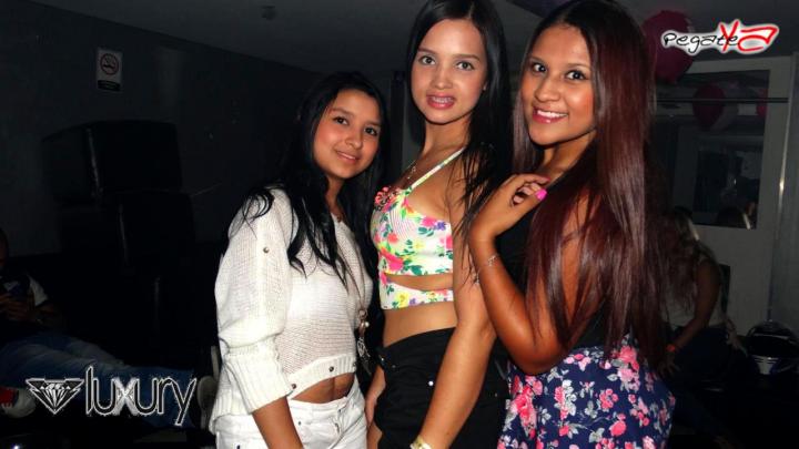 Foto 18 de Luxury - Septiembre 27 en Discoteca Luxury Medellin, Medellín
