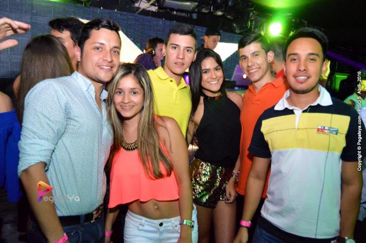 Foto 43 de PISO V - Sabado 2 de abril 2016 en Bar Piso V Bucaramanga, Bucaramanga