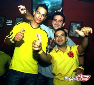 Foto 114 de Octubre 12 del 2013 en Am / PM Bar - Cali, Cali