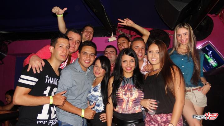 Foto 49 de Sam Puès Bar - Sept. 6 en Discoteca Sam Pues Medellin, Medellín