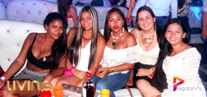 Foto 17 de Living Night Club - marzo 8 Del 2015 en Living Night Club, Cali