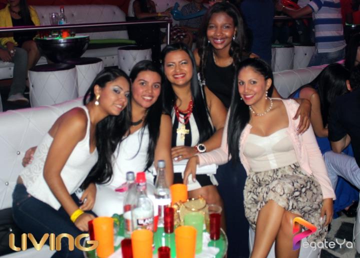 Foto 77 de Living - 2do FDS Abril 2015 en Living Night Club, Cali