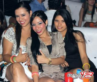 Foto 16 de Julio 27 del 2013 en Living Night Club, Cali