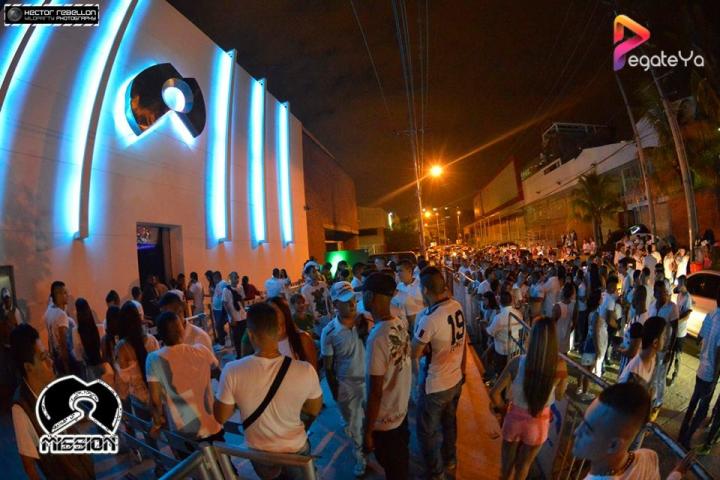 Foto 19 de 5ta Edicion Fiesta Blanca - Mission Club en Pegateya Cali, Cali