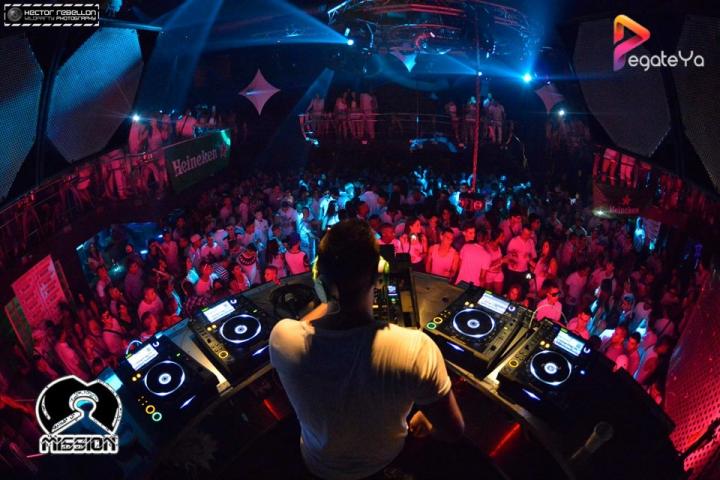 Foto 83 de 5ta Edicion Fiesta Blanca - Mission Club en Pegateya Cali, Cali