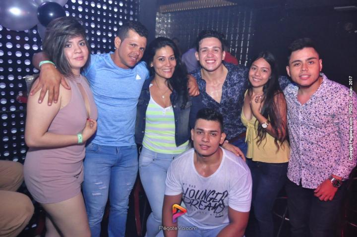 Foto 10 de PISO V - Sábado 3 de Mayo de 2017 en Bar Piso V Bucaramanga, Bucaramanga