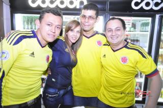 Foto 25 de Partido Colombia vs Ecuador en La Sala Club, Bucaramanga