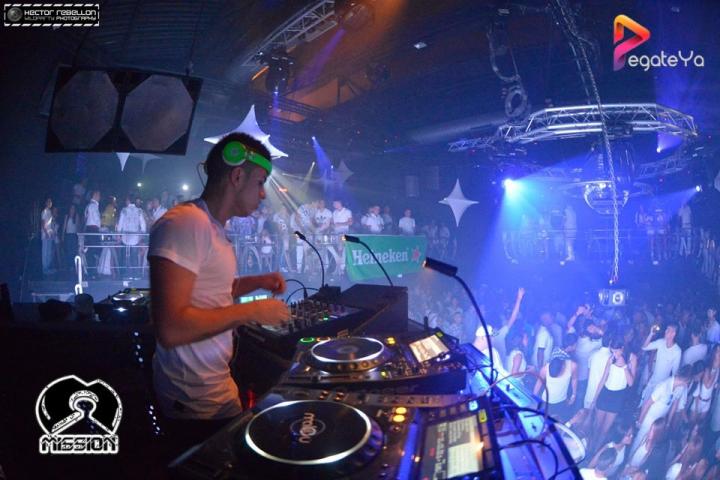 Foto 20 de 5ta Edicion Fiesta Blanca - Mission Club en Pegateya Cali, Cali
