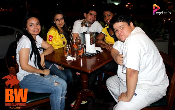 Foto 4 de Bufalo Wings - 4to FDS Junio 2015 en Búfalo Wings - Cali, Cali