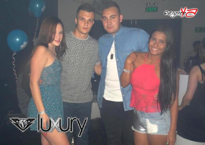 Foto 52 de Luxury - 1er FDS de Oct en Discoteca Luxury Medellin, Medellín