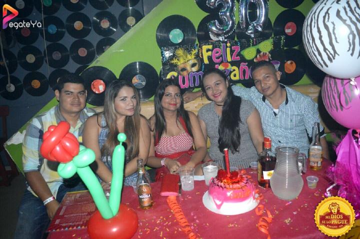 Foto 49 de Mi Dios se lo Pague - 5to Fds Abril 17 en Fonda Mi Dios Se Lo Pague, Cali