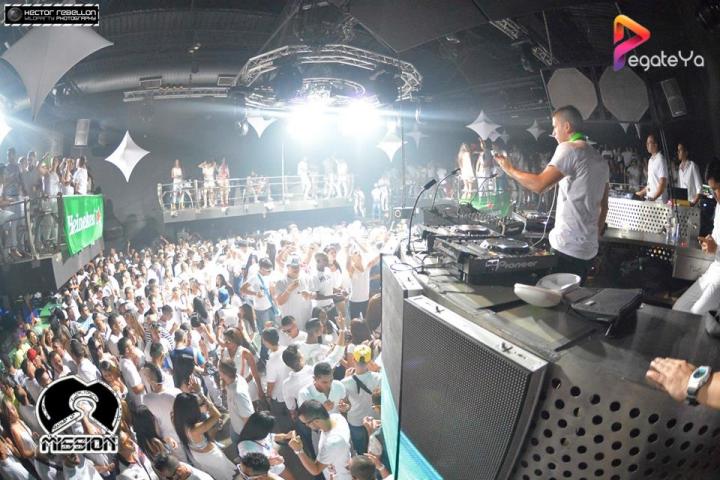 Foto 84 de 5ta Edicion Fiesta Blanca - Mission Club en Pegateya Cali, Cali
