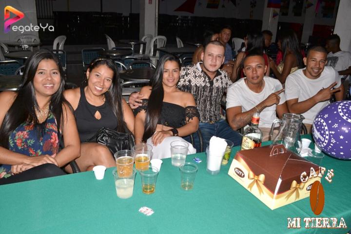 Foto 3 de Cafe mi Tierra - 5to Fds julio 2016 en Cafe Mi Tierra, Cali
