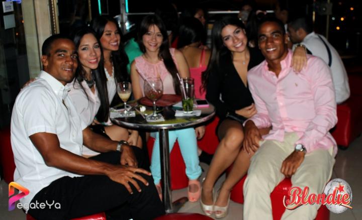 Foto 21 de Blondie - 2do FDS Mayo 2015 en Blondie Bar Cali, Cali