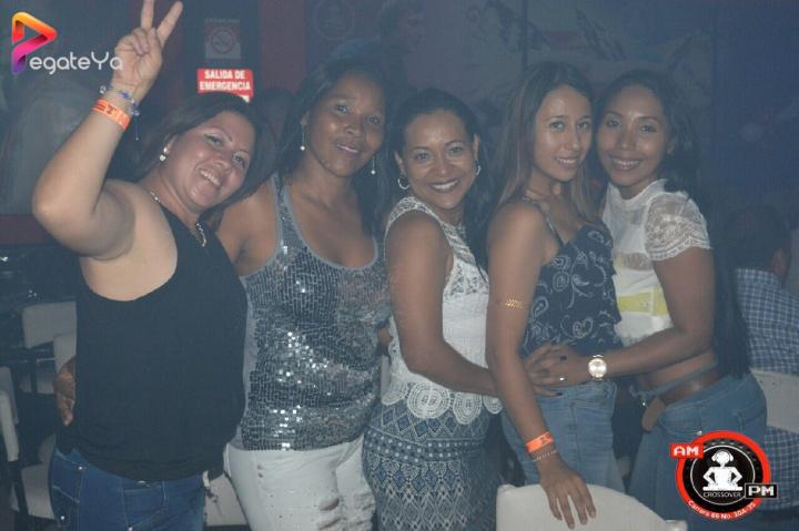 Foto 12 de Ampm Bar - AMOR & AMISTAD 2016 en Am / PM Bar - Cali, Cali