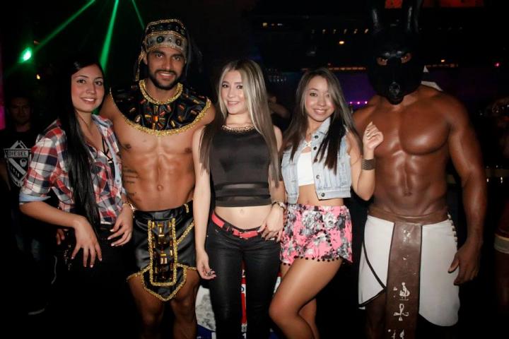 Foto 33 de FOTOS AMARNA MEDELLIN - 23 Mayo de 2015 en Discoteca Amarna Medellin, Medellín