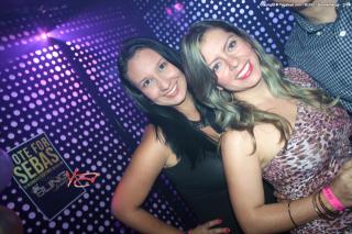 Foto 10 de Bling - Viernes 23 de mayo de 2014 en Bar Bling Bucaramanga, Bucaramanga