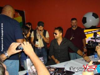 Foto 6 de Tony Dize Firma de Autografos 2010 en Tony Dize Firma de Autografos 2010, Bucaramanga