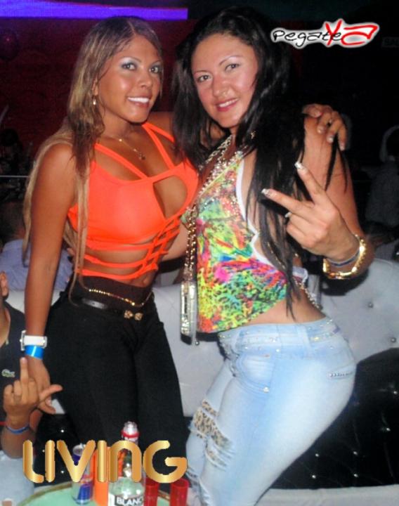 Foto 2 de Living - Amor y Amistad en Living Night Club, Cali
