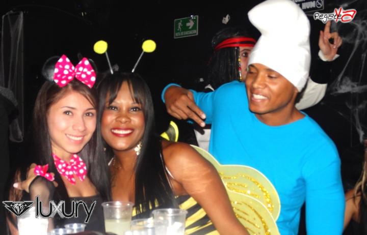 Foto 34 de Luxury - Halloween 2014 en Discoteca Luxury Medellin, Medellín