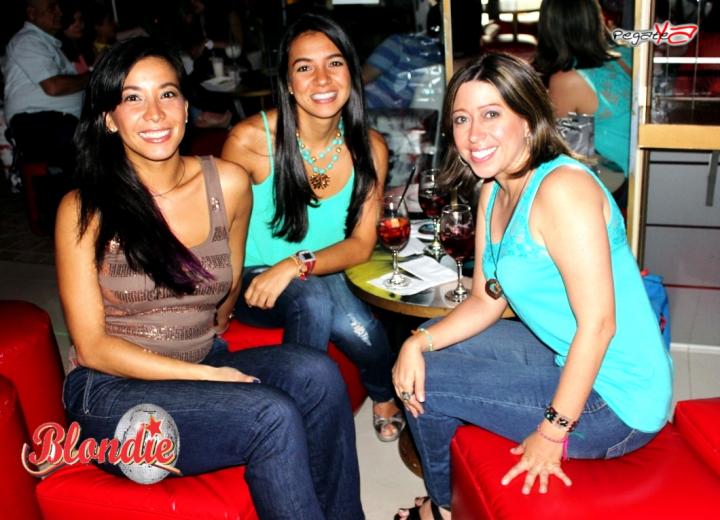 Foto 32 de Blondie - Dic 6 y 13 del 2014 en Blondie Bar Cali, Cali