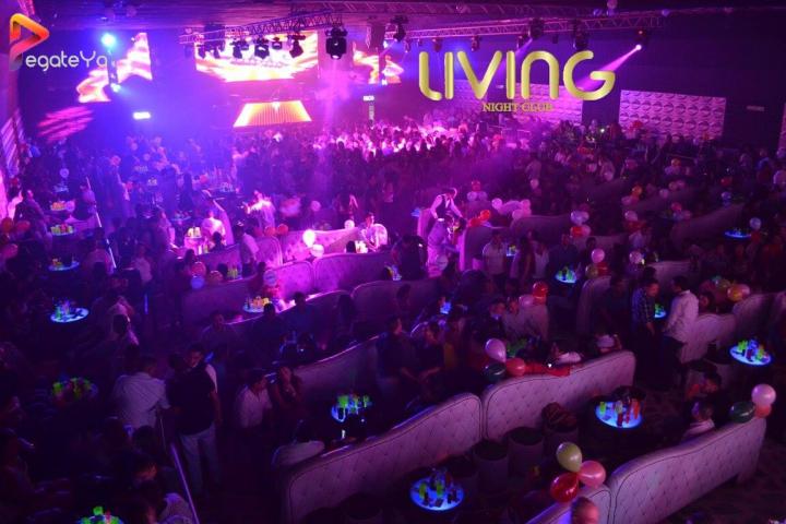 Foto 22 de Living Night Club - 5To fds Abril 2016 en Living Night Club, Cali