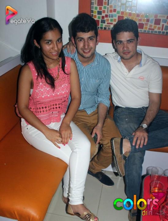 Foto 17 de Colors - 2do FDS Oct 2015 en Colors Drinks