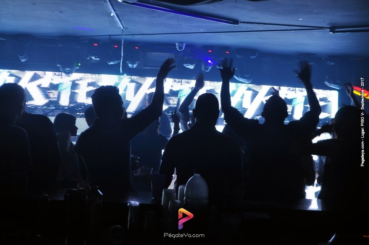 Foto 29 de PISO V - sábado 2 de sep 2017 en Bar Piso V Bucaramanga, Bucaramanga
