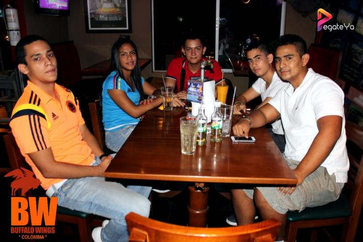 Foto 6 de Bufalo Wings - 4to FDS Junio 2015 en Búfalo Wings - Cali, Cali