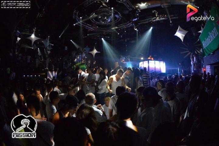 Foto 86 de 5ta Edicion Fiesta Blanca - Mission Club en Pegateya Cali, Cali