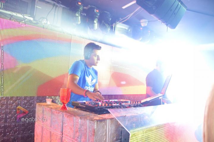 Foto 11 de BLING sabado 17 de enero de 2015 en Bar Bling Bucaramanga, Bucaramanga