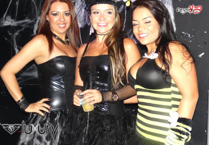 Foto 35 de Luxury - Halloween 2014 en Discoteca Luxury Medellin, Medellín