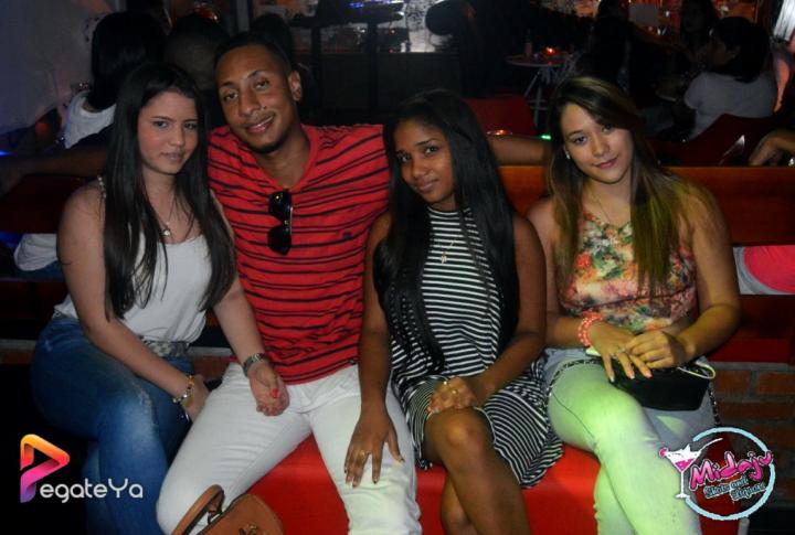 Foto 16 de Midaju - Amor y Amistad 2015 en Midaju Bar