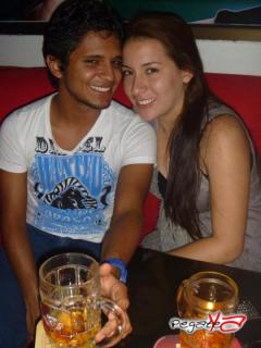 Foto 14 de Marzo 31 del 2012 en Zalez Bar Karaoke Cali, Cali
