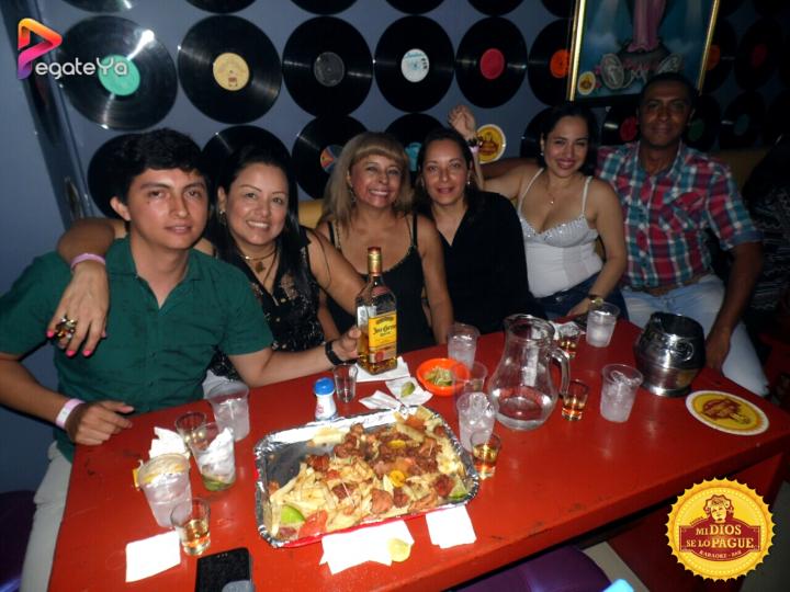 Foto 49 de Mi Dios Se Lo Pague - Halloween 2015 en Fonda Mi Dios Se Lo Pague, Cali
