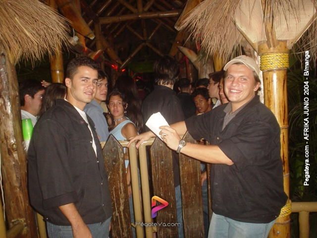 Foto 36 de Afrika · 20 de julio de 2004 en Discoteca Afrika, Bucaramanga