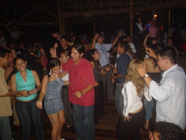 Foto 114 de Afrika · 20 de julio de 2004 en Discoteca Afrika, Bucaramanga