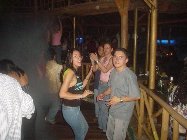 Foto 118 de Afrika · 20 de julio de 2004 en Discoteca Afrika, Bucaramanga