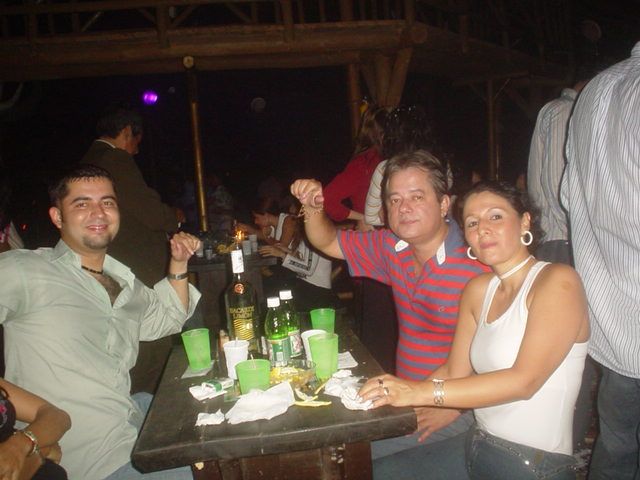 Foto 143 de Afrika · 20 de julio de 2004 en Discoteca Afrika, Bucaramanga