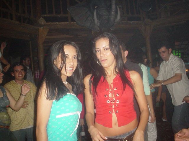 Foto 162 de Afrika · 20 de julio de 2004 en Discoteca Afrika, Bucaramanga