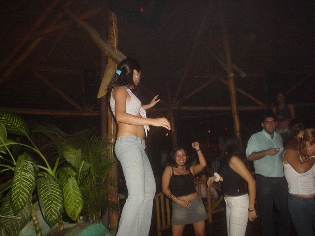 Foto 170 de Afrika · 20 de julio de 2004 en Discoteca Afrika, Bucaramanga