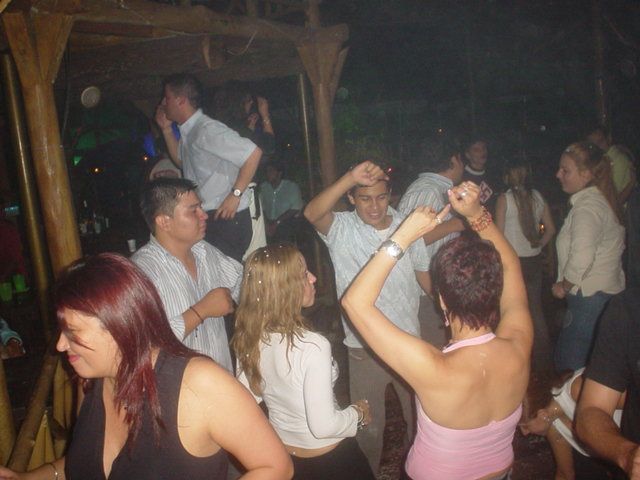 Foto 181 de Afrika · 20 de julio de 2004 en Discoteca Afrika, Bucaramanga
