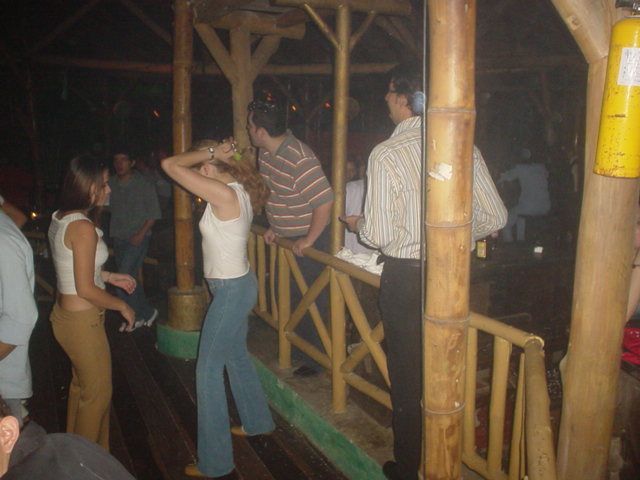 Foto 182 de Afrika · 20 de julio de 2004 en Discoteca Afrika, Bucaramanga