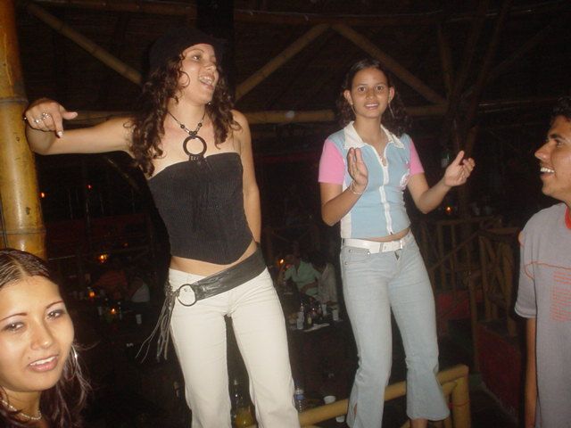 Foto 189 de Afrika · 20 de julio de 2004 en Discoteca Afrika, Bucaramanga