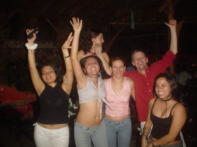 Foto 193 de Afrika · 20 de julio de 2004 en Discoteca Afrika, Bucaramanga
