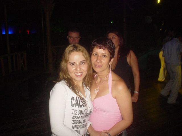 Foto 212 de Afrika · 20 de julio de 2004 en Discoteca Afrika, Bucaramanga