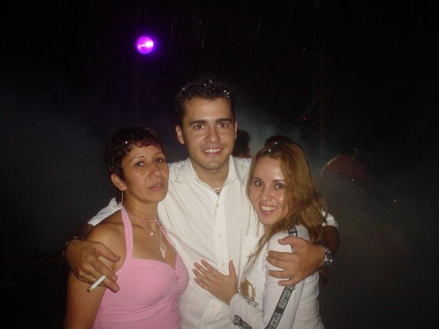Foto 213 de Afrika · 20 de julio de 2004 en Discoteca Afrika, Bucaramanga